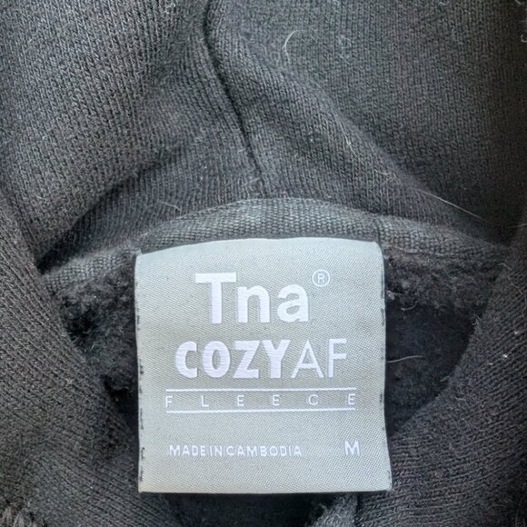 TNA Cozy AF Pullover Hoodie Women's M Black Fleece Cropped Ribbed Hem Casual - Picture 2 of 5